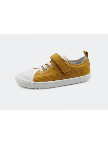 Blanditos ANCLA Ocre, deportiva respectuosa para niño y niña.